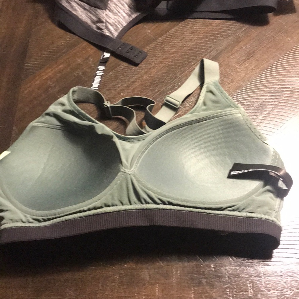 Victoria Secret. Flash - Picture 3 of 5